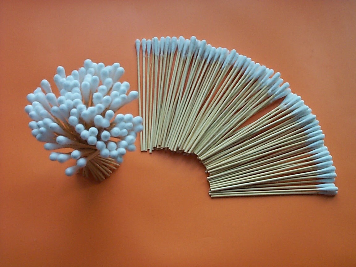COTTON TIPPED APPLICATOR